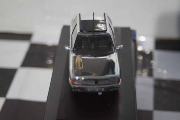 Corgi vanguards collector club peugeot 205 gti 1.9 chrome va12705 1:43 scale lcc38