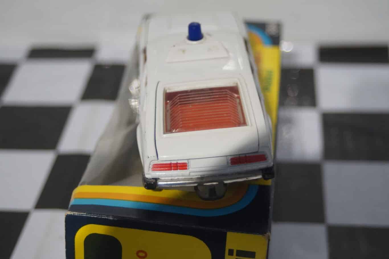 Corgi Rover 3500 Police White 1:36th 339