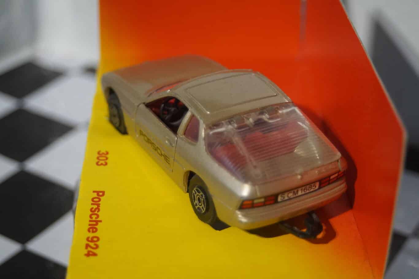 Corgi porsche 928 gold 1:36th 303