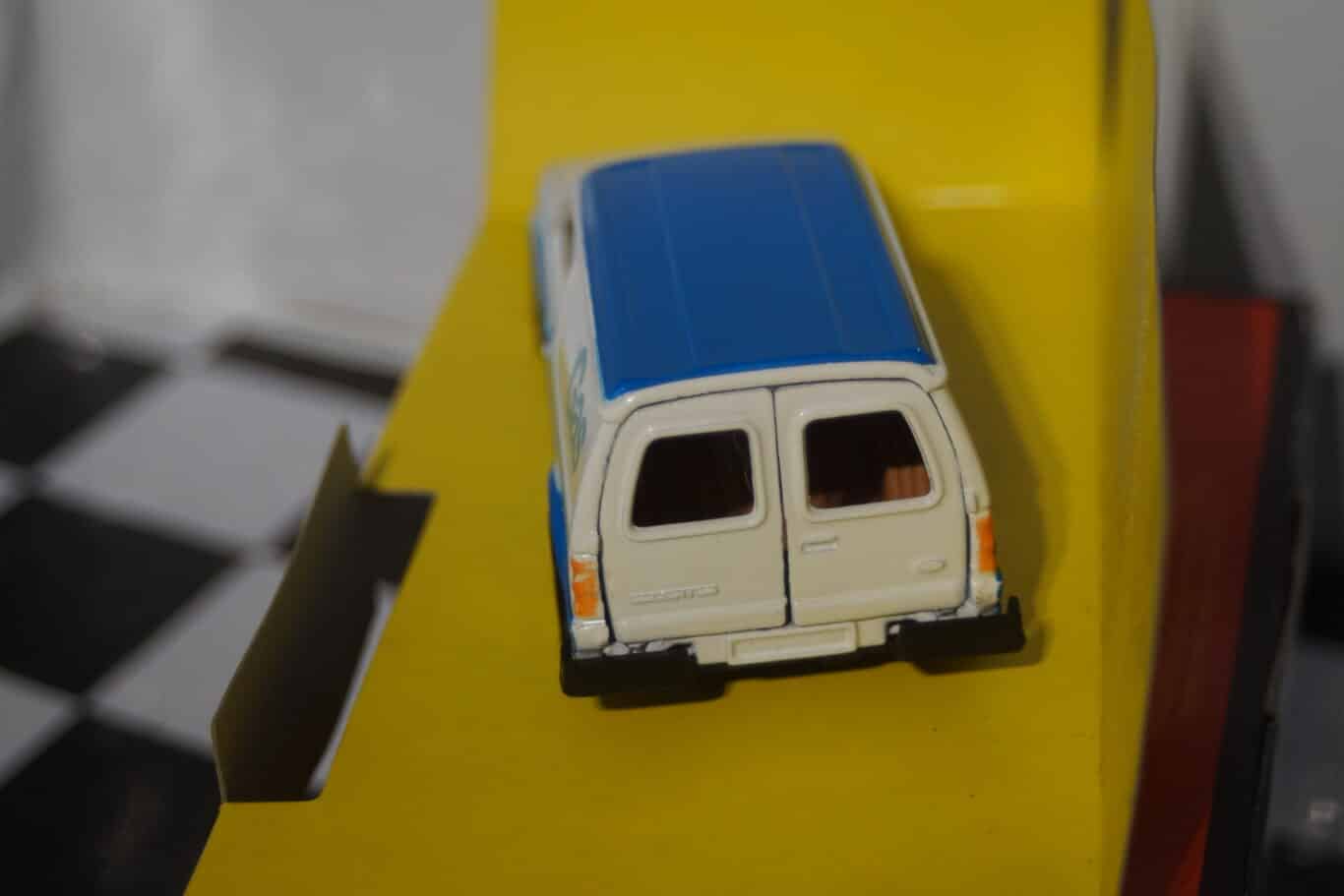 Corgi Ford Escort Van British Gas 1:36th 499