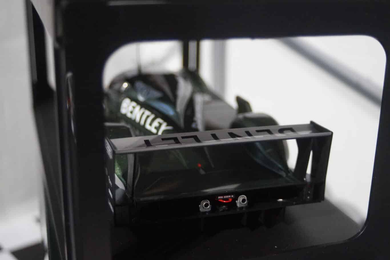 Autoart bentley speed 8 lemans 24hr 2003 1:18 diecast 80353