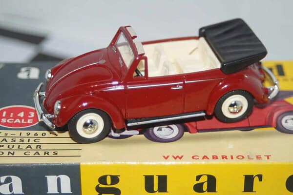 Volkswagen Beetle Cabriolet Maroon VA2000 Vanguards 1:43 Scale
