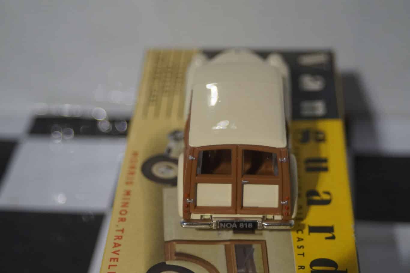 Vanguards Morris Minor Traveller Cream VA10005 1:43 Scale