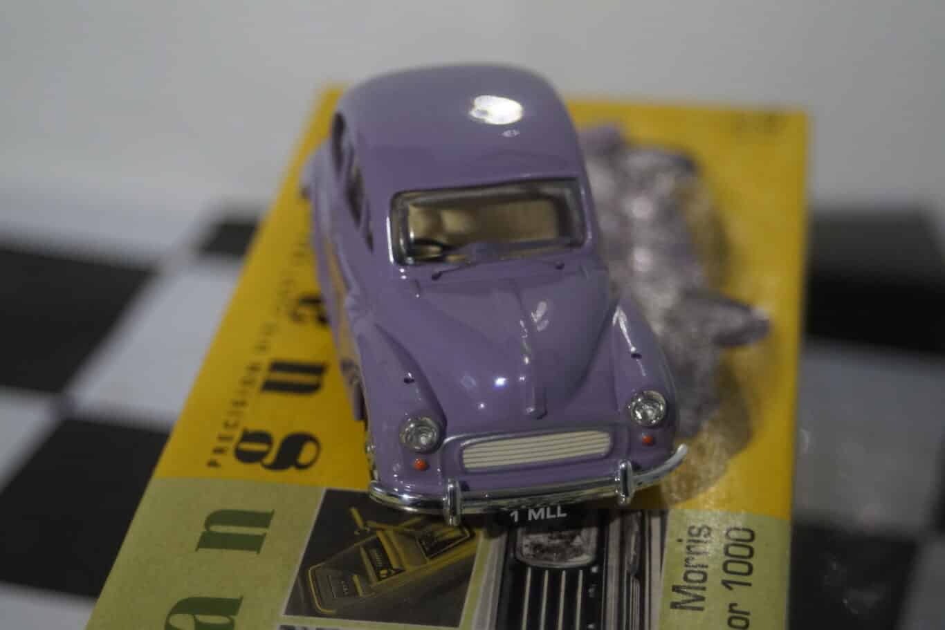 Morris minor 10000 rose taupe 60th anniversary model va05807 vanguards grey 1/43 diecast