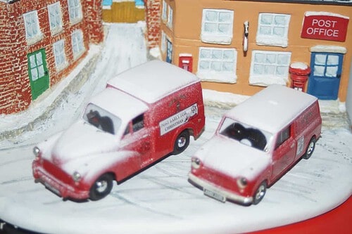Vanguards bathurst 1966 2 x mini cooper diorama rd4002 1:43 scale