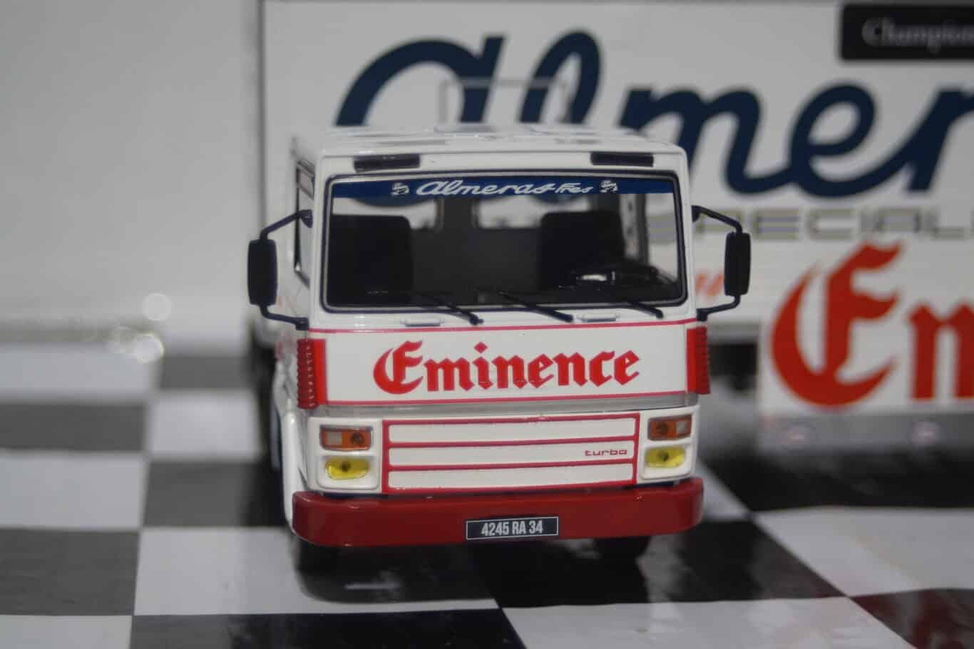 Ixo Berliet TR280 Porsche racing Transporter 1:43 TTR026