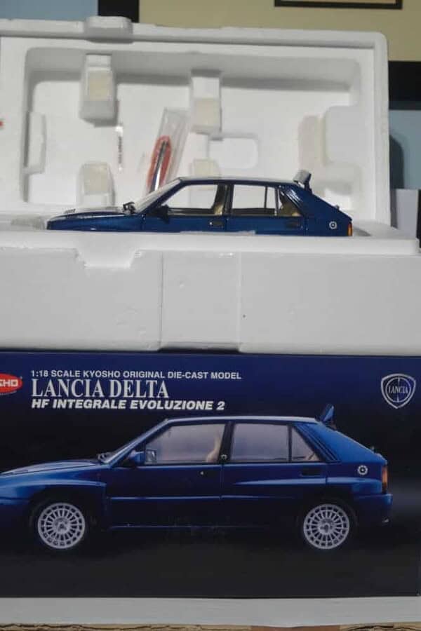 Kyosho LANCIA DELTA HF INTEGRALE Evoluzione 2 Blue 08341BL 1:18