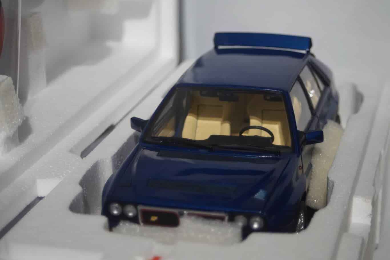 Kyosho LANCIA DELTA HF INTEGRALE Evoluzione 2 Blue 08341BL 1:18