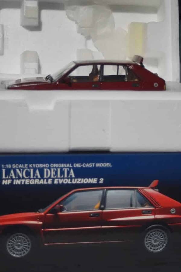 Kyosho LANCIA DELTA HF INTEGRALE Evoluzione 2 Red Mica 08341RM 1:18
