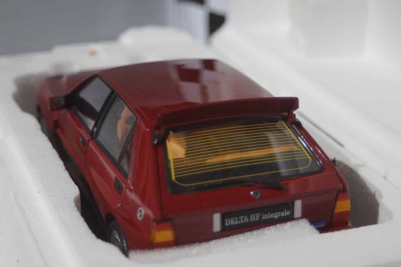 Kyosho LANCIA DELTA HF INTEGRALE Evoluzione 2 Red Mica 08341RM 1:18