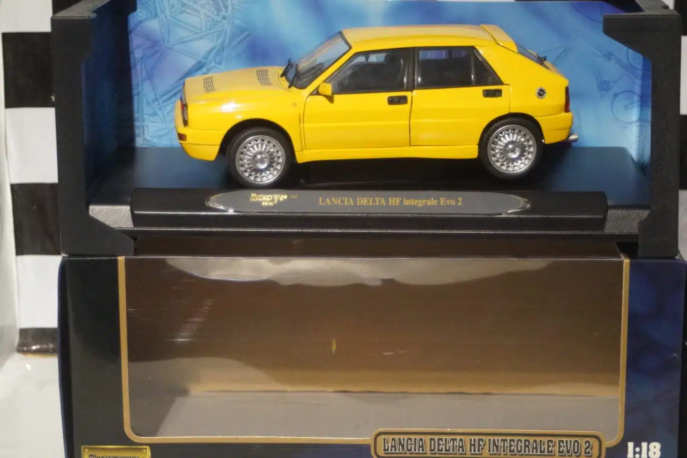 Ricko LANCIA DELTA HF INTEGRALE Yellow 32113 1:18