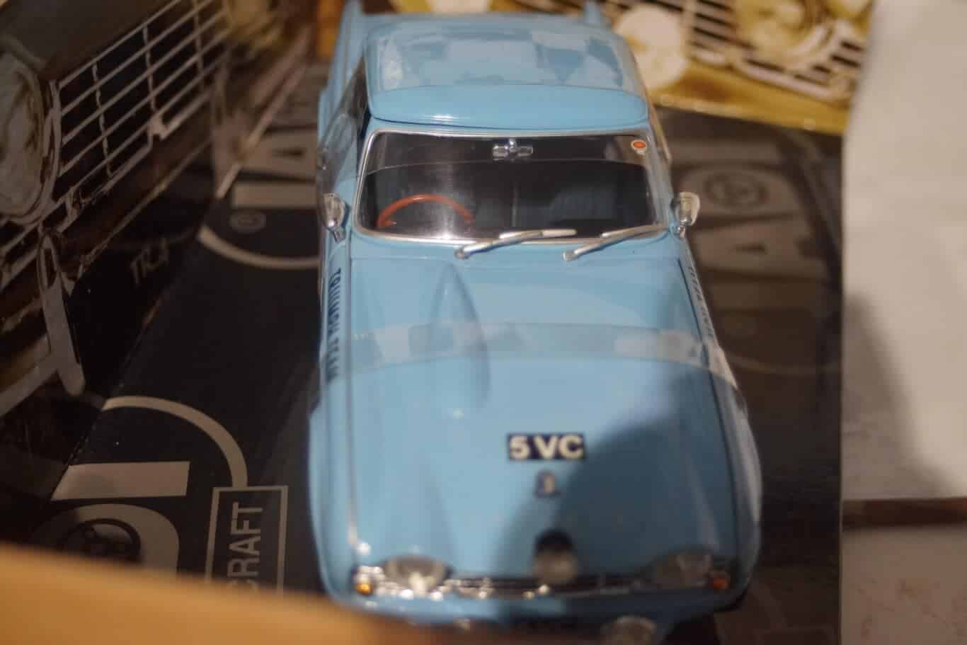 Jadi Triumph Team TR4 Blue Rally Sofia Liege 1963 1:18 Diecast 98093