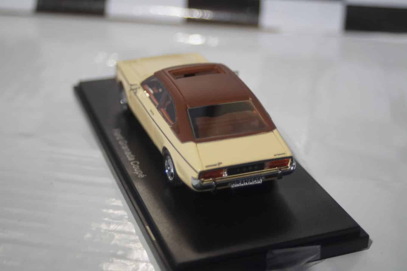Neo models ford scorpio mk1,maroon neo43337 1:43 scale
