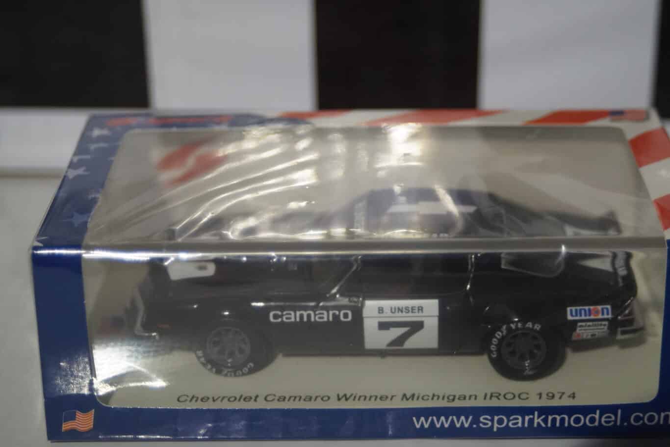 Spark chevrolet camaro winner bobby unser michigan iroc 1974 1:43 resin us171