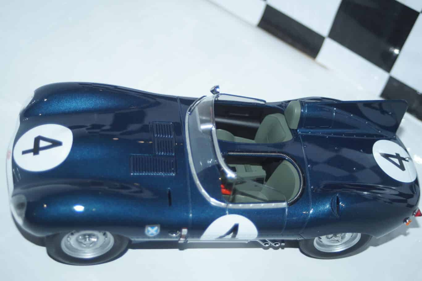 CMR Jaguar D-type No4 Sanderson/Flockart Winner 24h LM 1956 CMR142 1:18