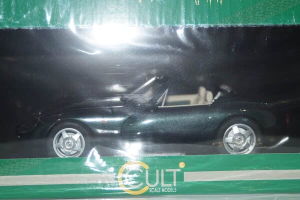 Cult Scale Models TVR Griffith 1991-1993 metallic green 1:18 CML144-1