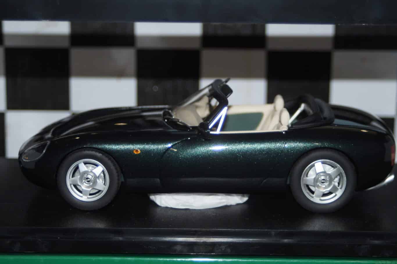 Cult Scale Models TVR Griffith 1991-1993 metallic green 1:18 CML144-1
