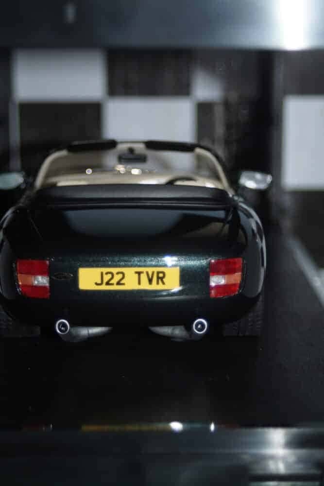 Cult Scale Models TVR Griffith 1991-1993 metallic green 1:18 CML144-1
