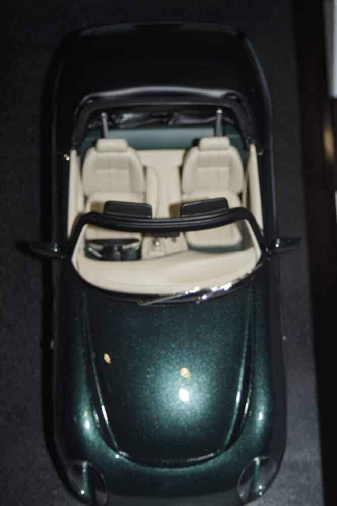 Cult Scale Models TVR Griffith 1991-1993 metallic green 1:18 CML144-1