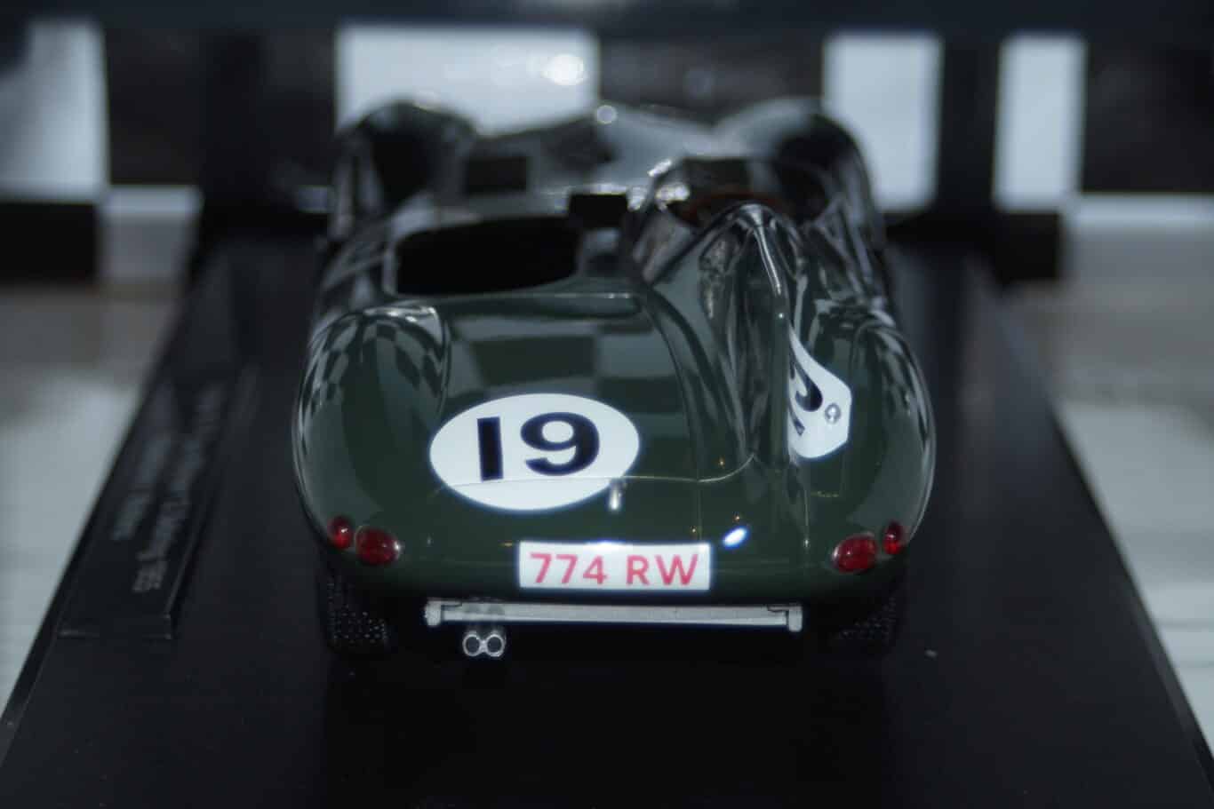 Cmr jaguar d-type winner 12 sebring no19 1955 cmr193 1:18