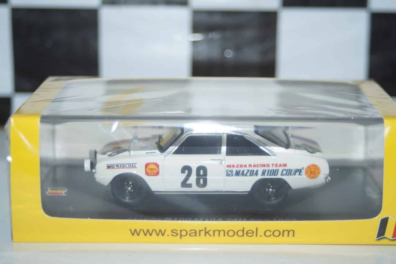 Spark mazda r100 m10a no28 24h spa 1969 m.katakura 1:43 resin sb491