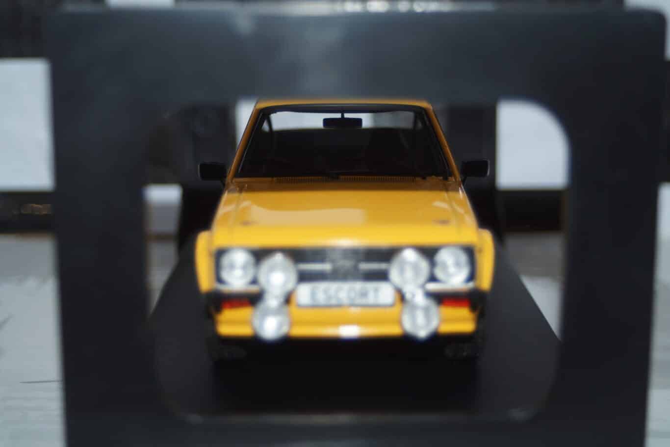 Whitebox ford escort mkii 1600 sport yellow 1:24 wb124129