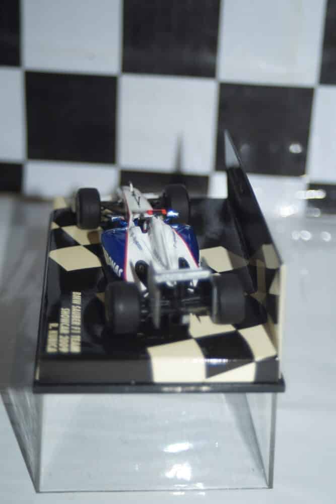 Minichamps BMW Sauber F1 Showcar 2009 R.Kubica 400 090075 in 1:43