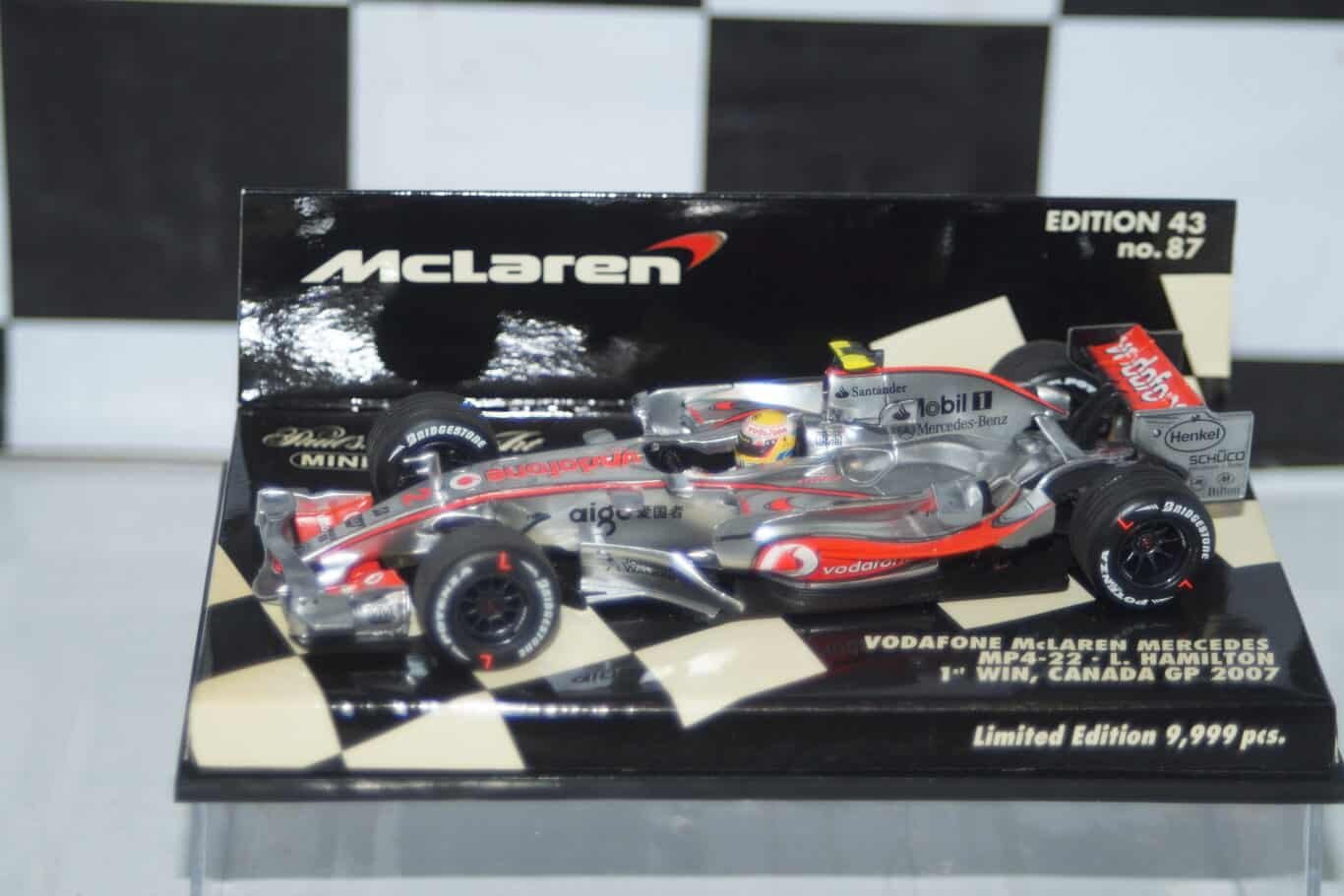 Minichamps mclaren mercedes mp4-22 1st win canada 2007 530 074322 in 1:43