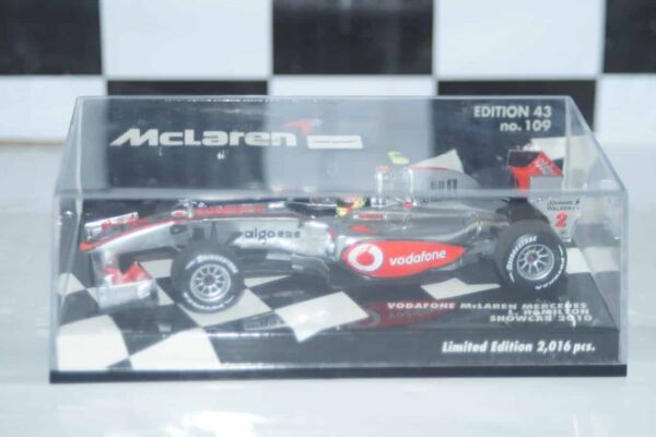 Minichamps mclaren mercedes vodafone l hamilton 2010 showcar 530 104372 1:43