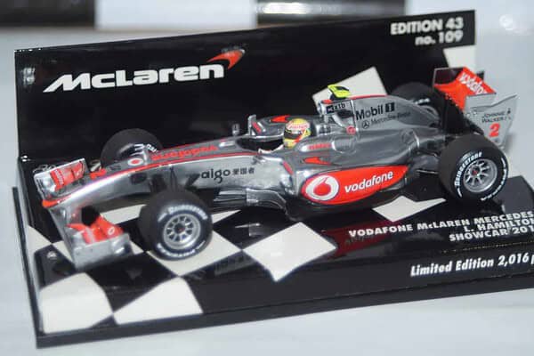 Minichamps mclaren mercedes vodafone l hamilton 2010 showcar 530 104372 1:43