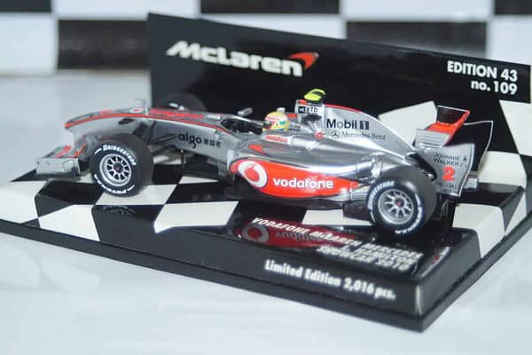 Minichamps mclaren mercedes vodafone l hamilton 2010 showcar 530 104372 1:43