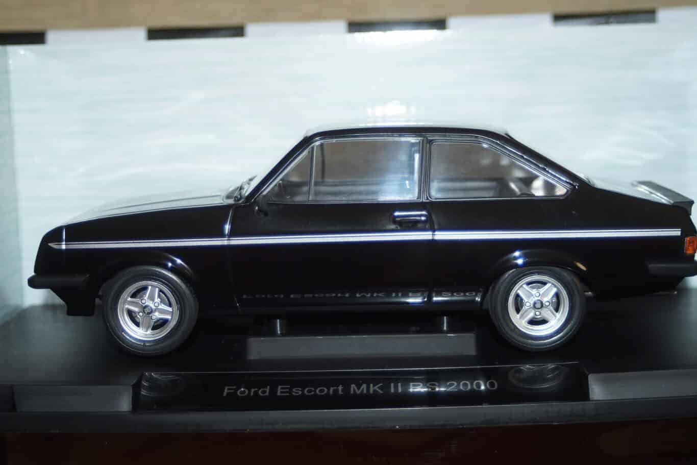 Model car group ford escort mk2 rs2000 black mcg18405