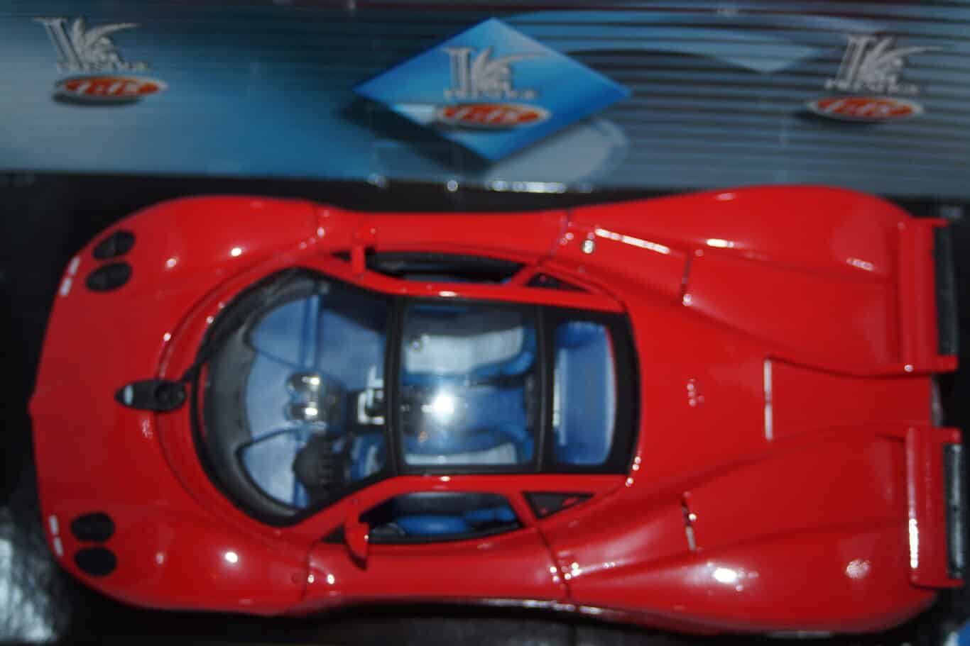 Solido pagani zonda red 1:18 diecast 8172