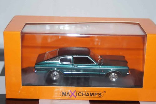Maxichamps ford focus 1998 green  1:43 940 087001