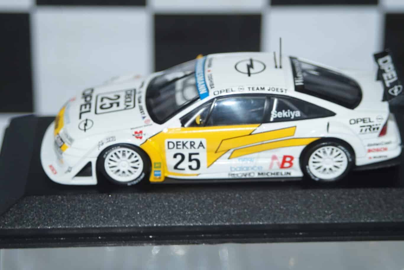 Minichamps opel calibra v6 4x4 1996 m.sekiya 430 964374