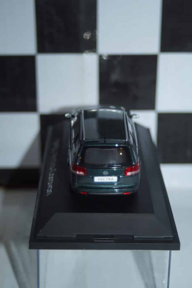 Schuco opel / vauxhall vectra estate in 1:43 scale 9163089