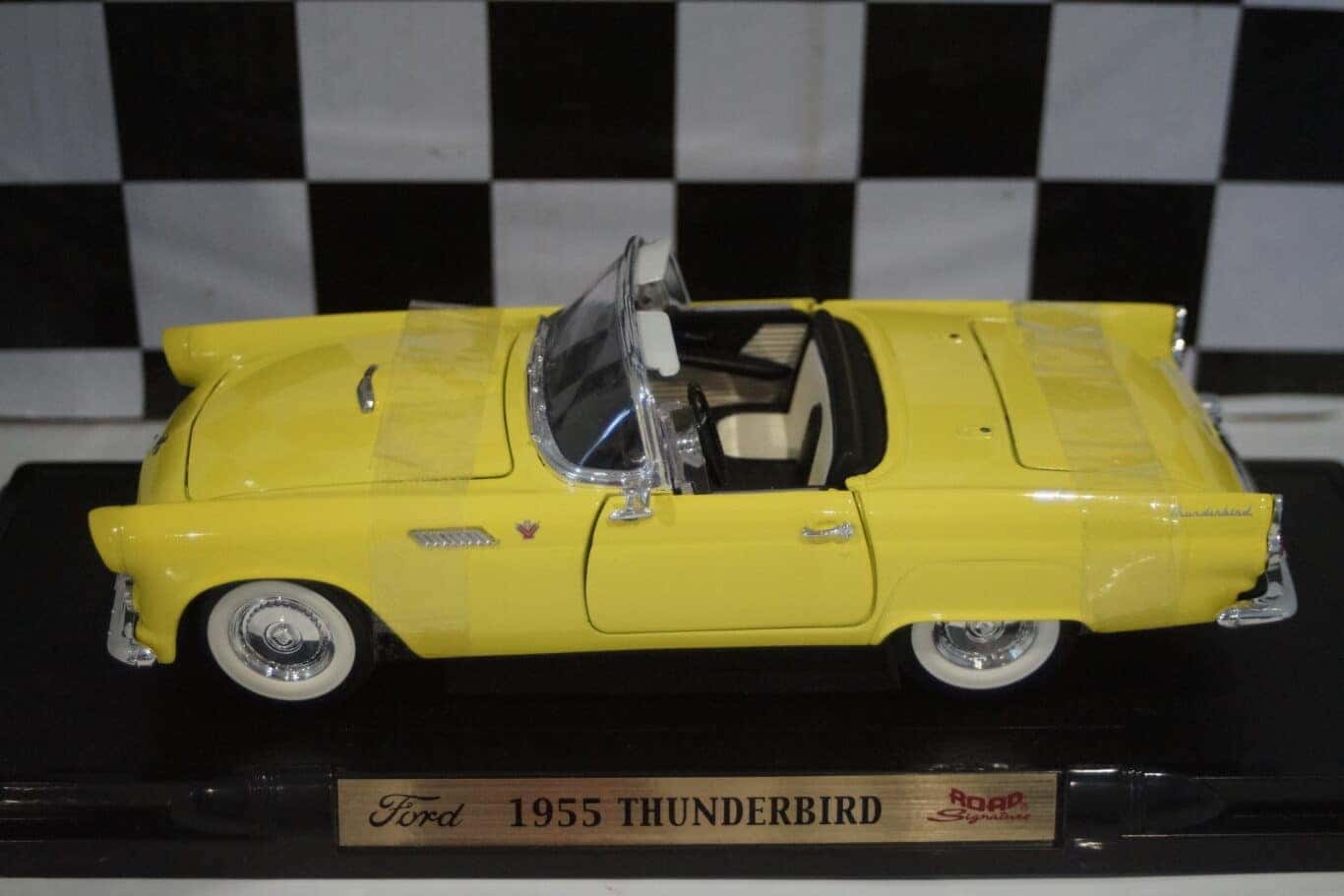ROAD SIGNATURE VW Beetle 1967 Ref 92078 1:18TH
