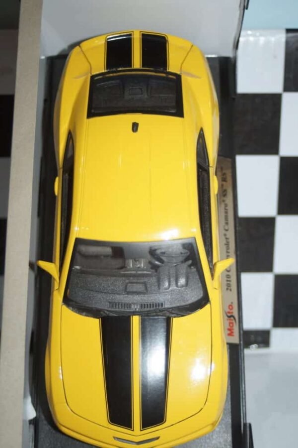 Maisto 2010 chevrolet camaro ss rs in yellow 1:18th ref 46629