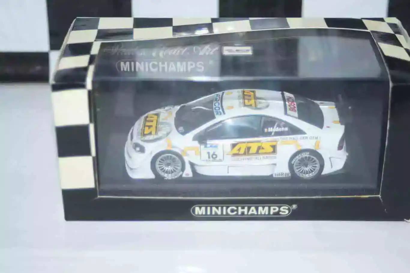 Minichamps opel v8 coupe modena 430 004816