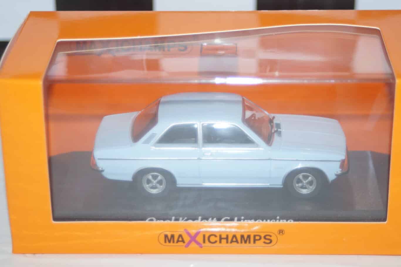 Maxichamps opel rekord d coupe 1975 blue 1:43 940 044021