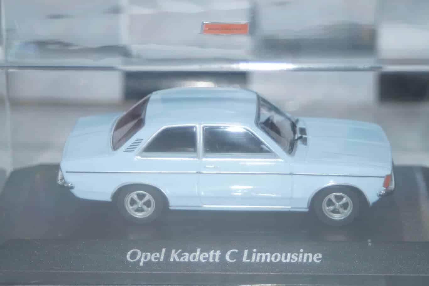 Maxichamps opel rekord d coupe 1975 blue 1:43 940 044021