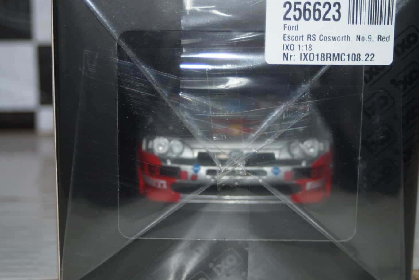 Ixo ford escort rs cosworth no9 red bull, acropolis 1:18 18rmc108.22
