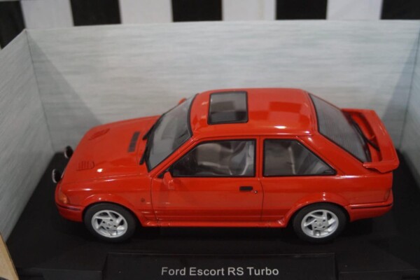 Model car group ford escort rs turbo s2 red mcg18273