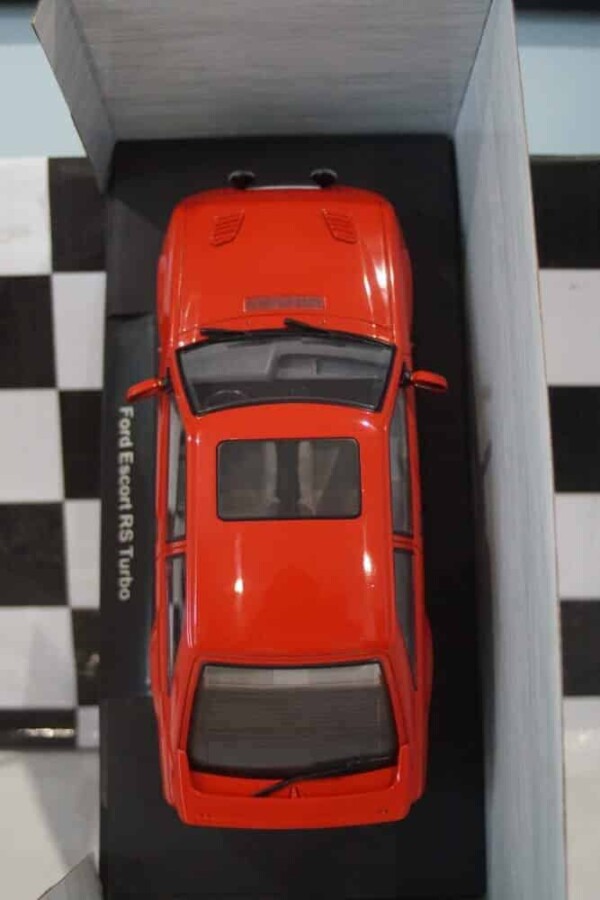 Model car group ford escort rs turbo s2 red mcg18273