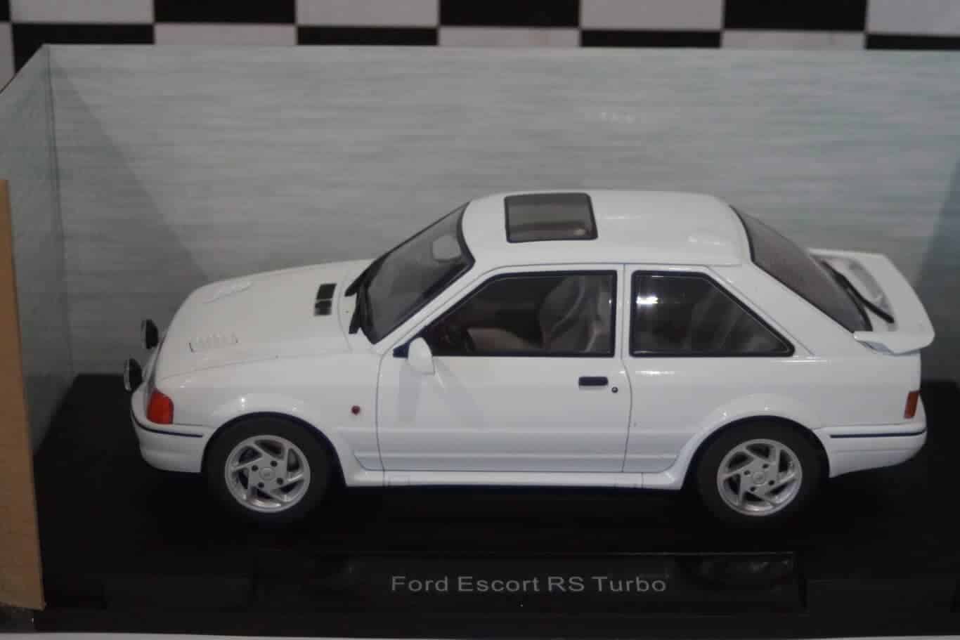 Model car group ford escort rs turbo s2 white mcg18271