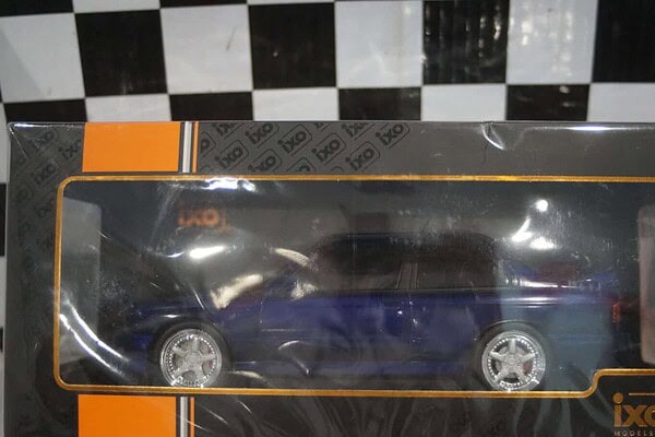 Ixo bmw e30 m3 1989 metallic dark blue 1:18 18cmc122.22