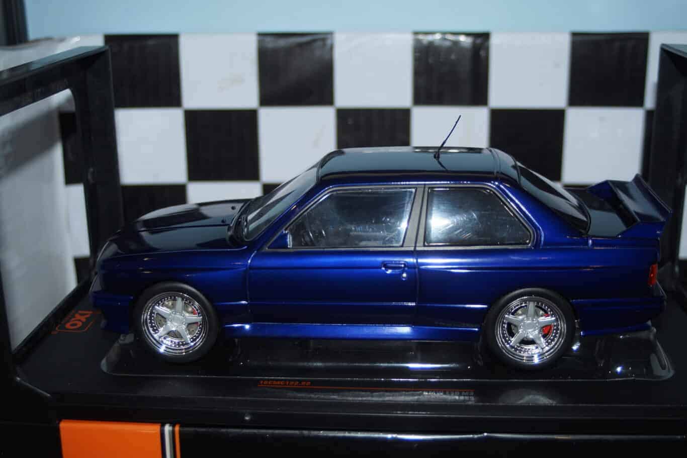 Ixo bmw e30 m3 1989 metallic dark blue 1:18 18cmc122.22