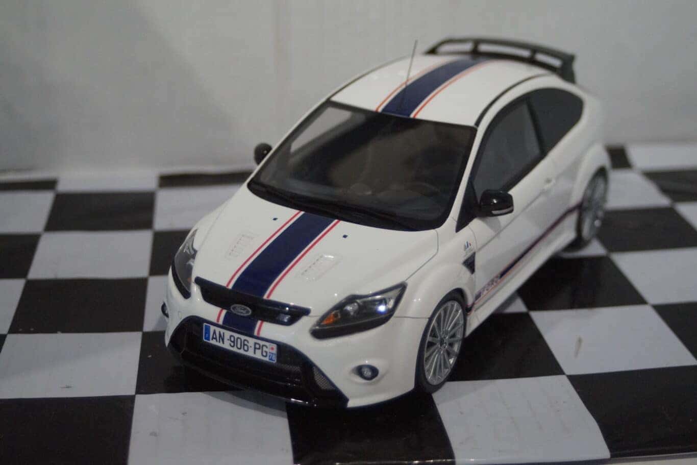 Otto ford focus rs mk2 le mans white 2010 1:18 ot1009