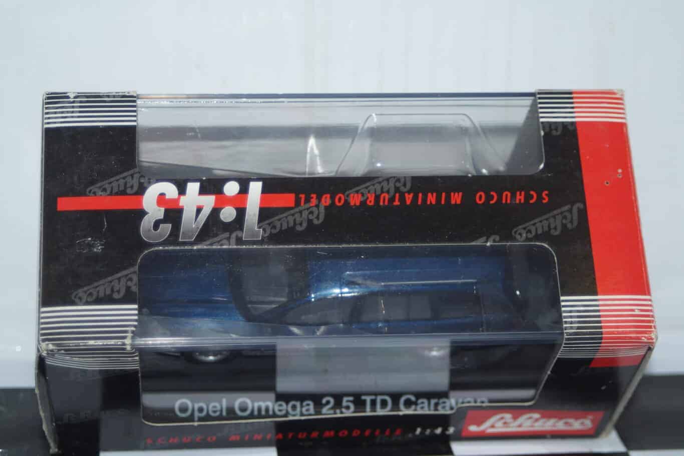 Schuco vauxhall opel omega estate green in vauxhall box 1:43