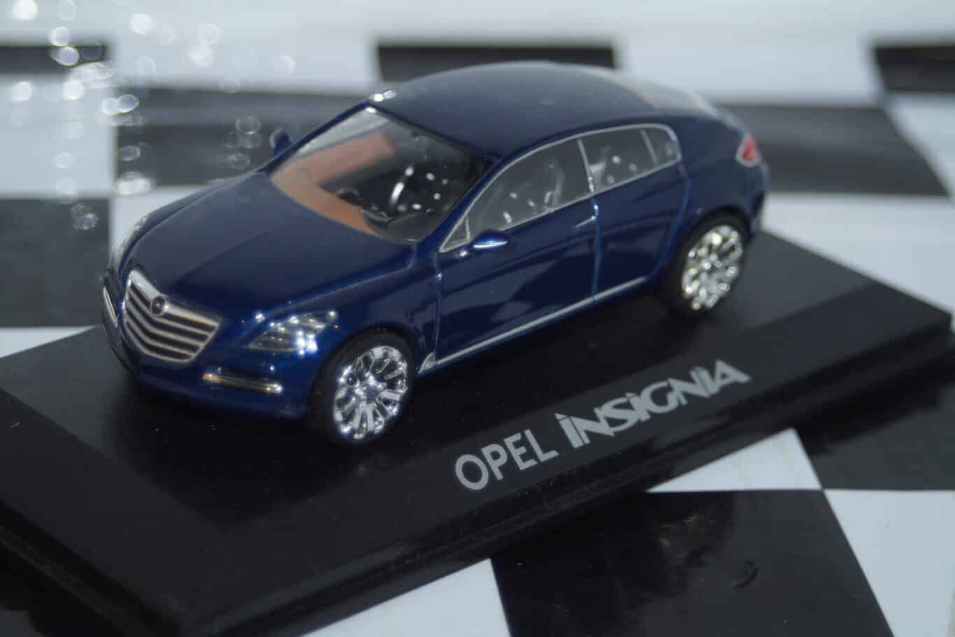 Norev opel insignia blue 1:43rd ref 360010